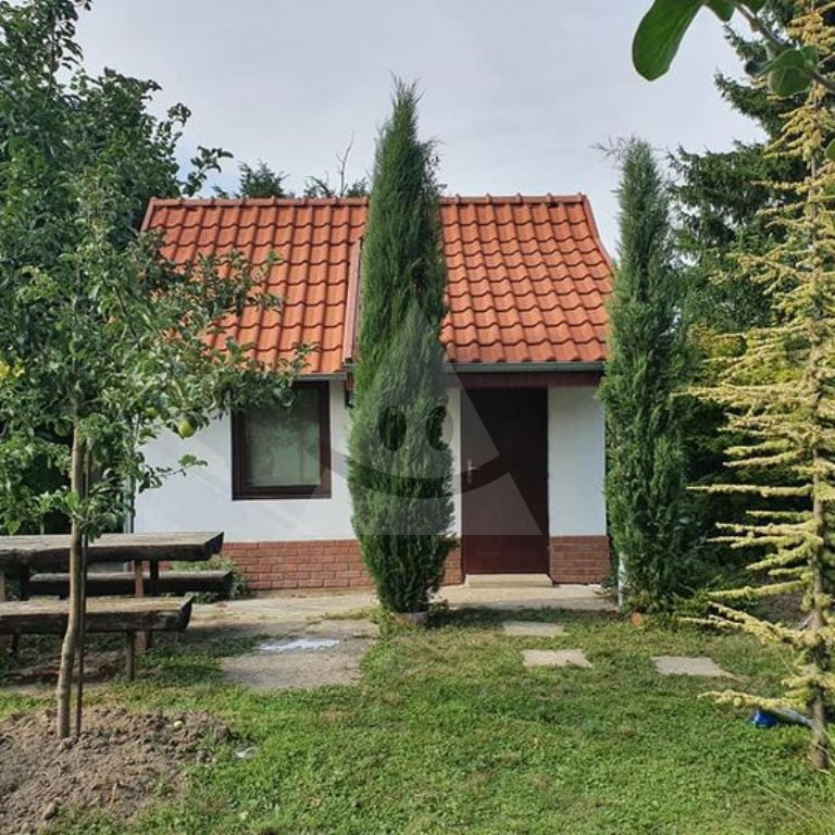 Sell a garden cottage in Cergov