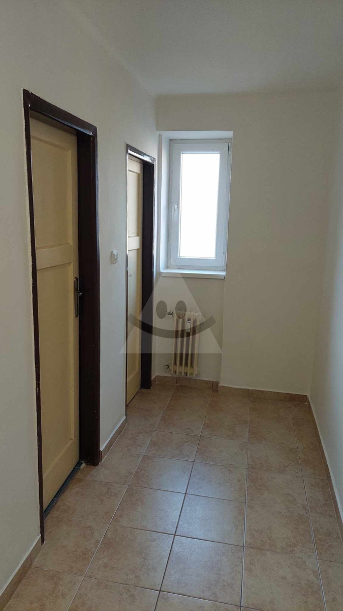 Na predaj 2 izbový priestranný byt v Komárne