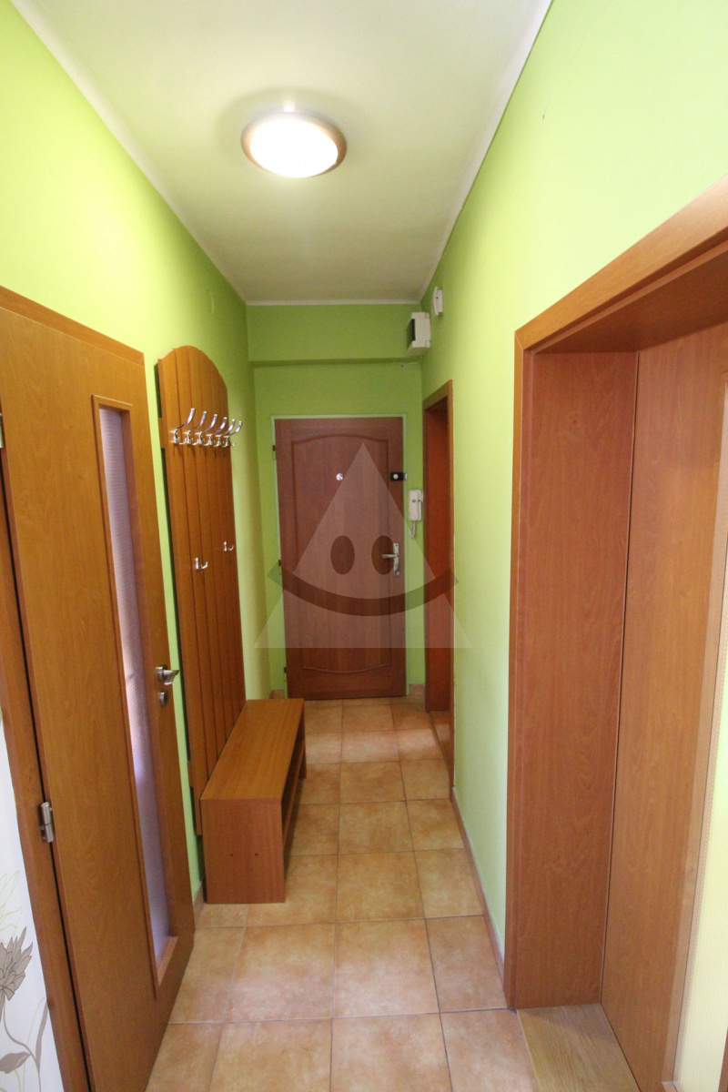 Na prenájom 2-izbový byt s vlastným kúrením a parkovaním v centre mesta Komárno