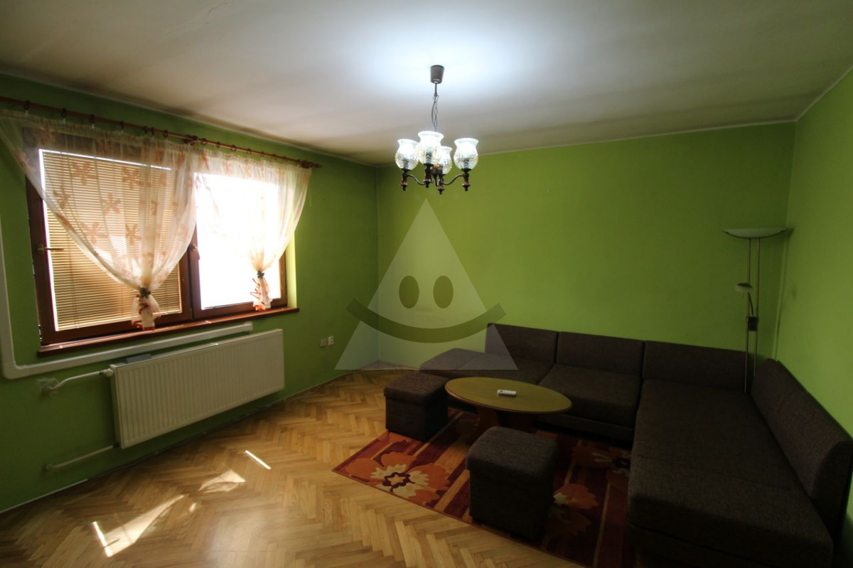 Na prenájom 2-izbový byt s vlastným kúrením a parkovaním v centre mesta Komárno