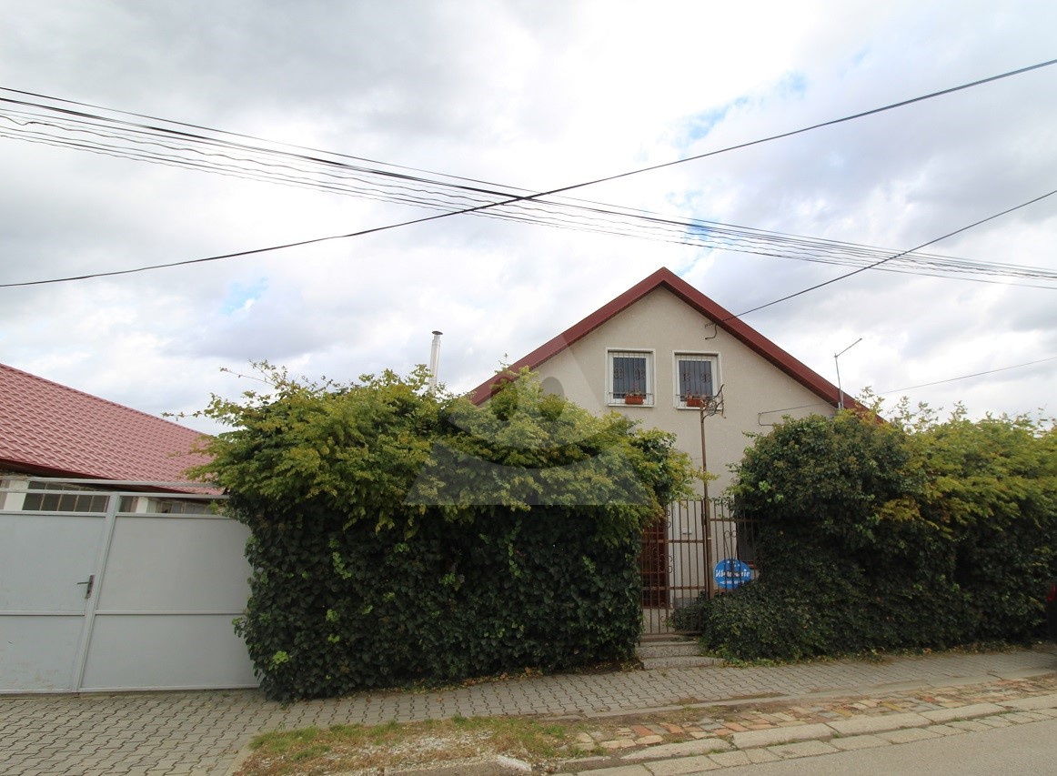 EXKLUZÍVNY 12 IZBOVÝ RODINNÝ DOM – IDEÁLNY PRE REKREÁCIU A PODNIKANIE V ŠTÚROVE!