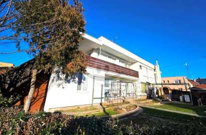 Renovated family house with garage on Ul. Víťazstva Komárno