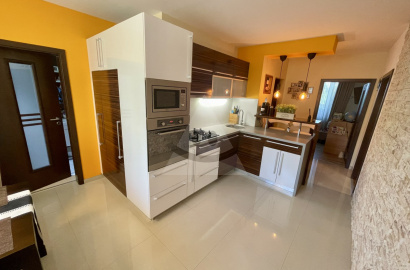 For sale a high-standard renovated 3-room apartment in Komárno
