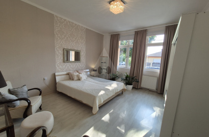 Completely renovated family house with wellness and winter garden in Komárom for sale