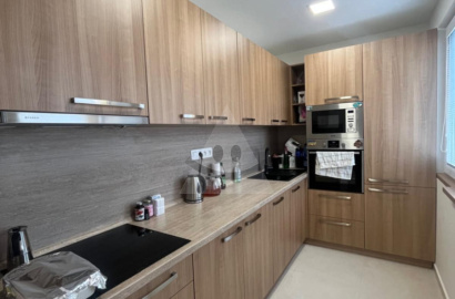 Na predaj rekonštruovaný 2 izbový byt v  Komárne