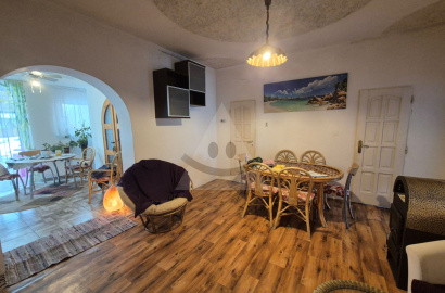 PRIESTRANNÝ RODINNÝ DOM S TERASOU V TICHEJ LOKALITE KOMÁRNA - BENE