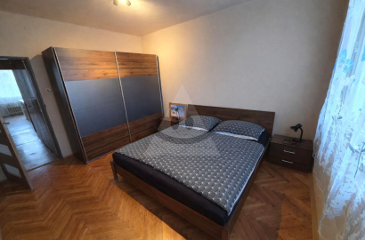 Spacious 3-room apartment with a loggia and wardrobe – Cyrilometódská Street