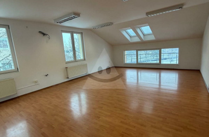 Business Object for rent, Nám.Kossutha, Komárno