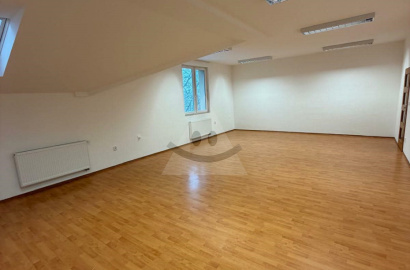 Business Object for rent, Nám.Kossutha, Komárno