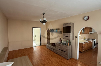 We offer for sale a 3-room apartment with a balcony in a sought-after location on Meštianská Street.