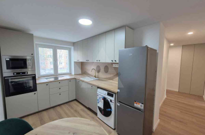 Moderný, novorzekonštruovaný tehlový 2 izbový byt v Komárne