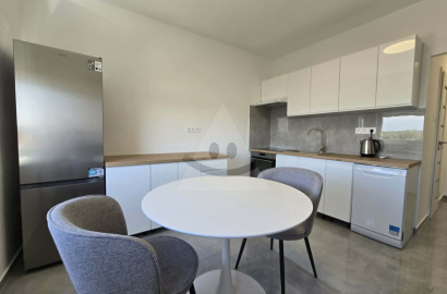 Na prenájom slnečný 1-izbový byt s balkónom v Komárne