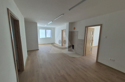 Kompletne rekonštruovaný 4-izbový rodinný dom v Bátorových Kosihách