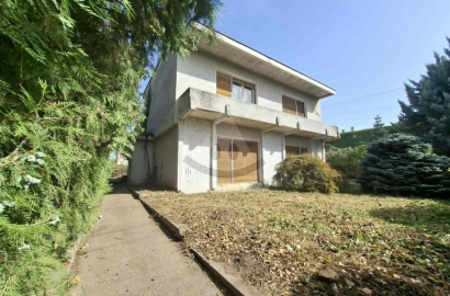 For sale: Honest and spacious 6-room family house in Hurbanov - ideal for reconstruction according to your own ideas